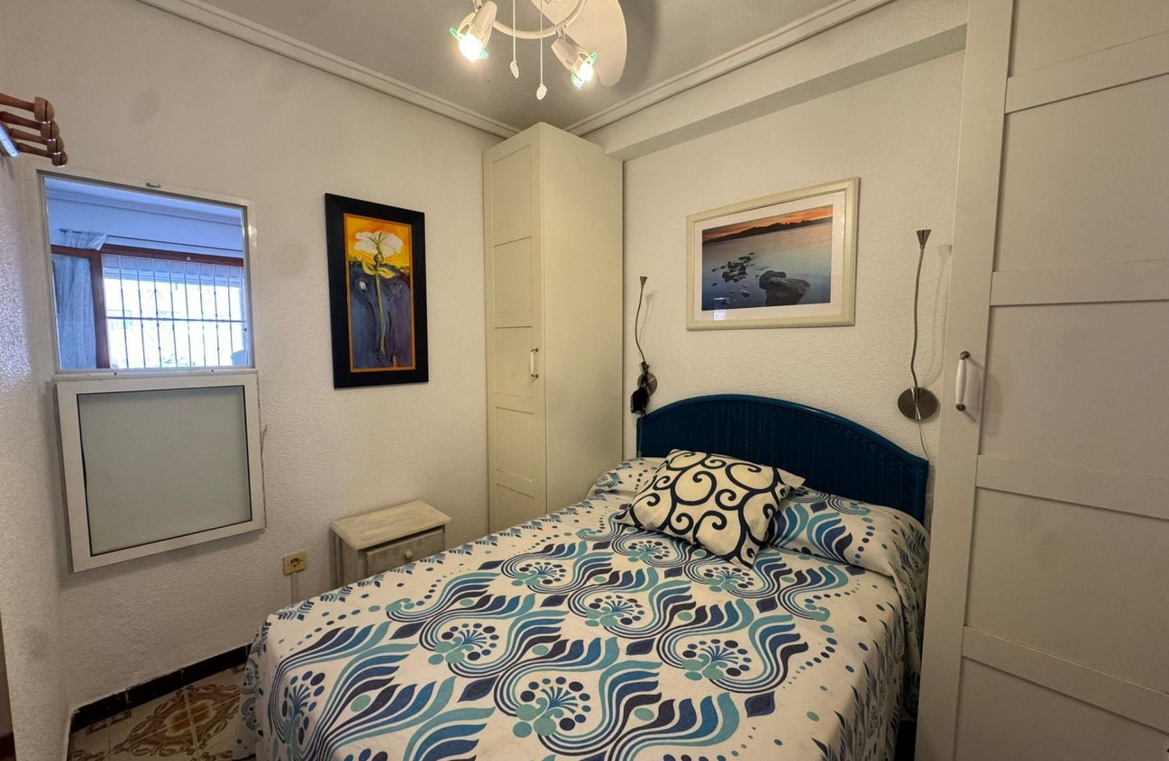 Resale - Bungalow - Torrevieja - Playa de los Naufragos