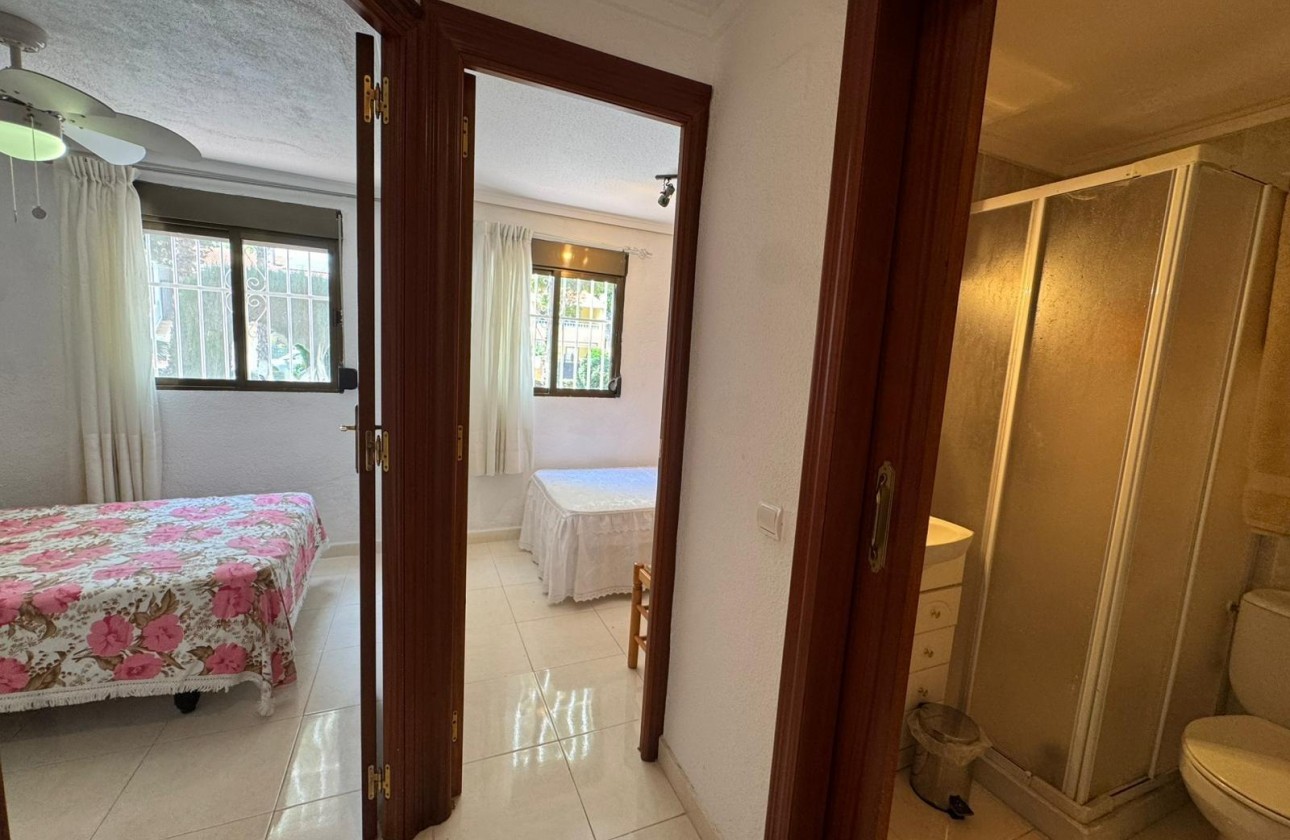 Resale - Bungalow - Torrevieja - Playa de los Naufragos