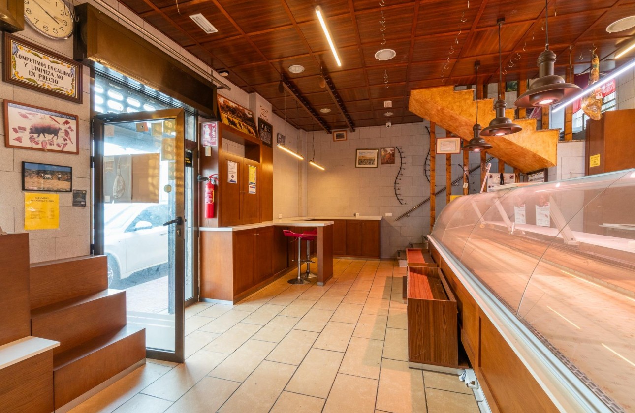 Revente - Commercial - Torrevieja - Paseo maritimo