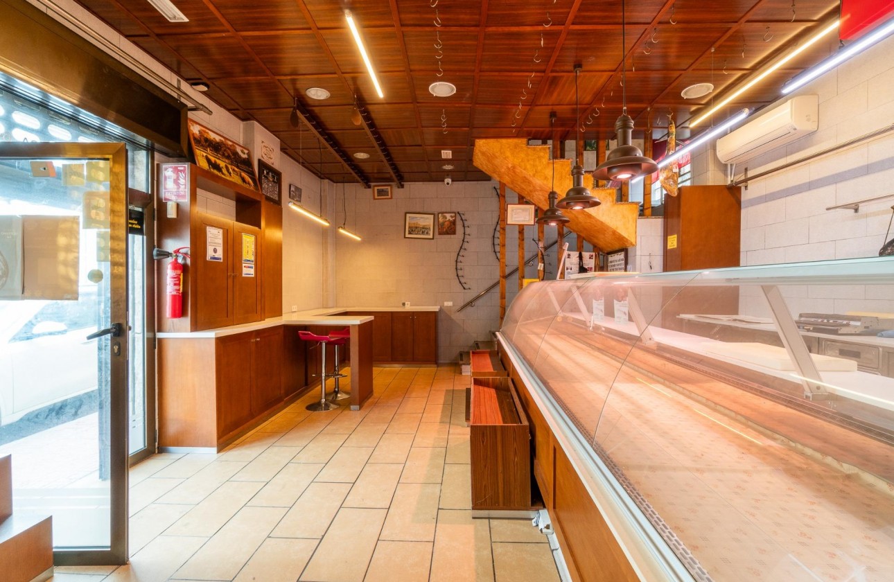 Revente - Commercial - Torrevieja - Paseo maritimo