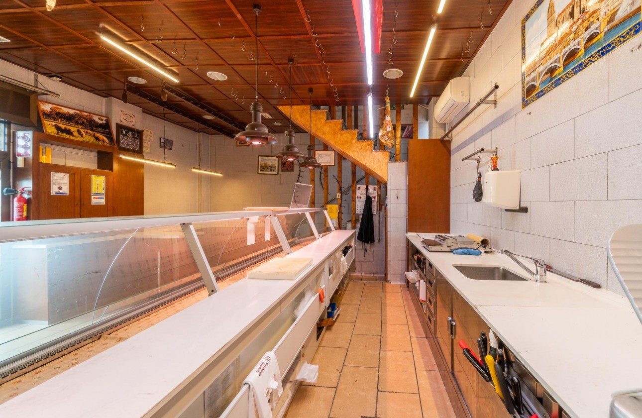 Revente - Commercial - Torrevieja - Paseo maritimo