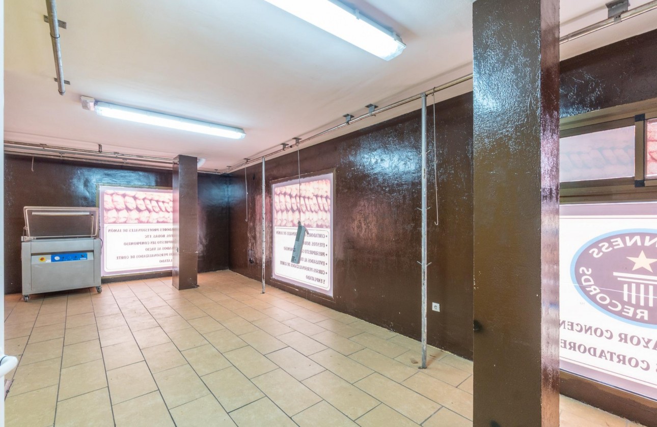 Revente - Commercial - Torrevieja - Paseo maritimo