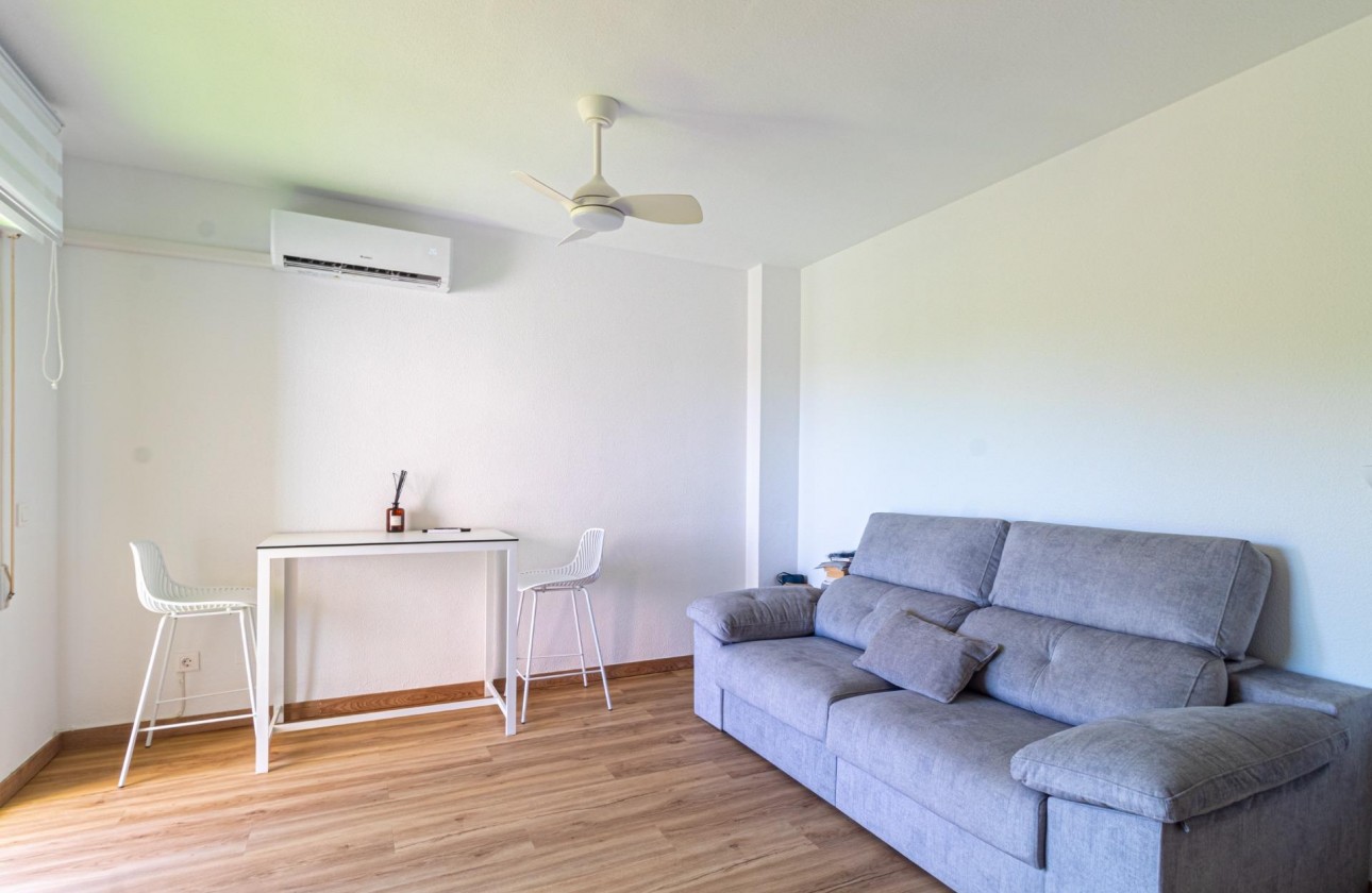 Resale - Apartment / flat - Orihuela Costa - Campoamor