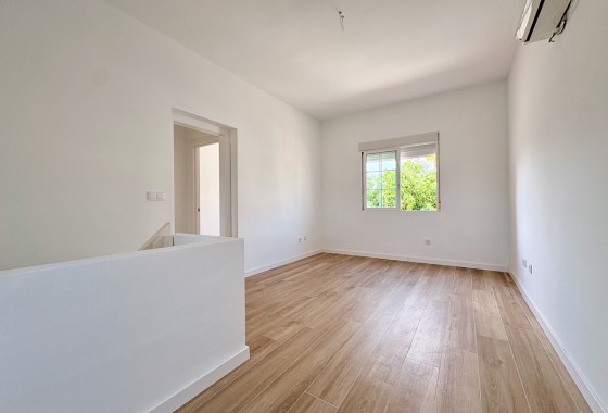 Revente - Single Family Home - Orihuela - Los Balcones