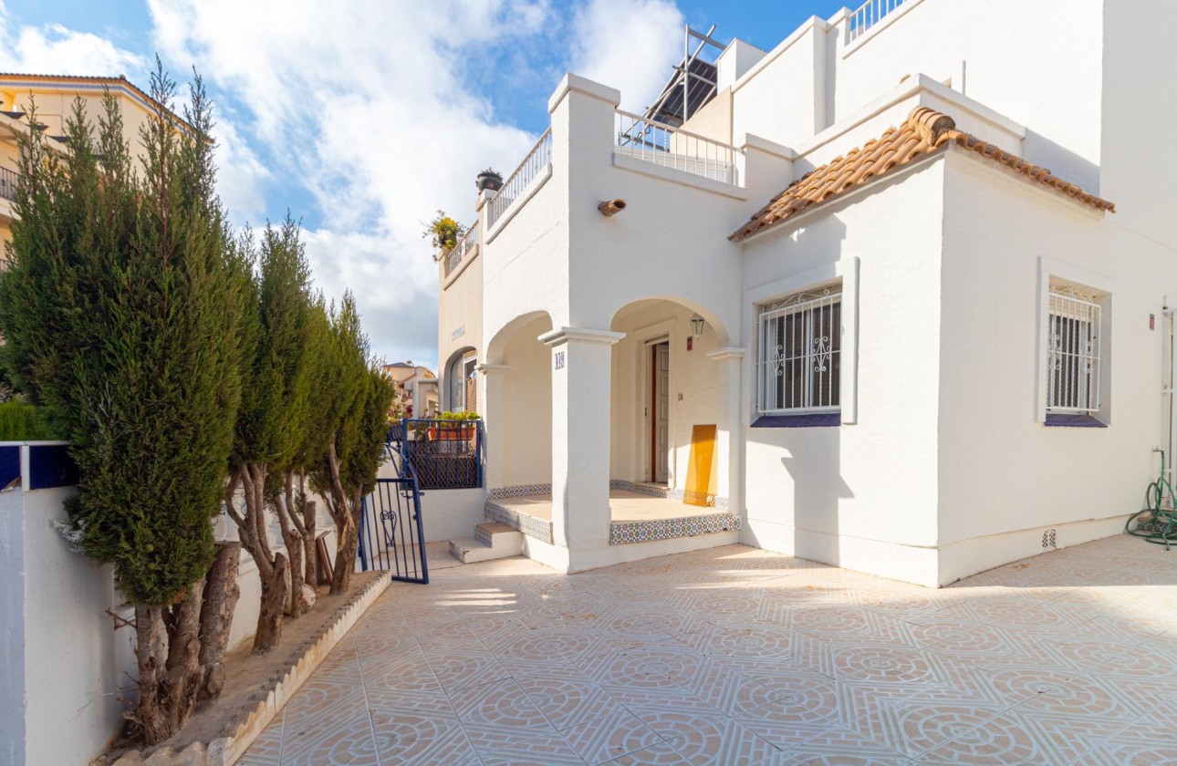 Resale - Villa - Orihuela Costa - La Florida