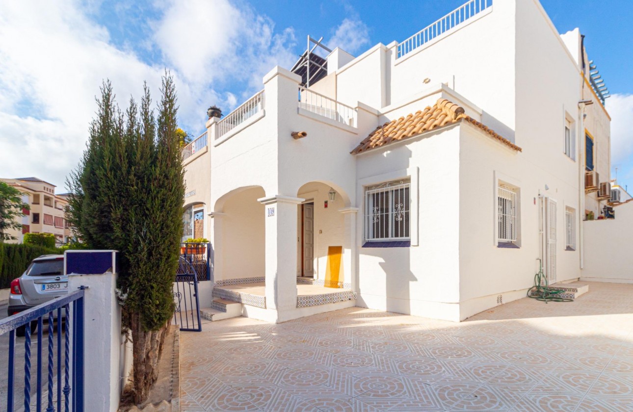 Resale - Villa - Orihuela Costa - La Florida