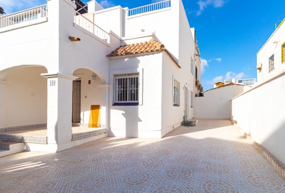 Resale - Villa - Orihuela Costa - La Florida