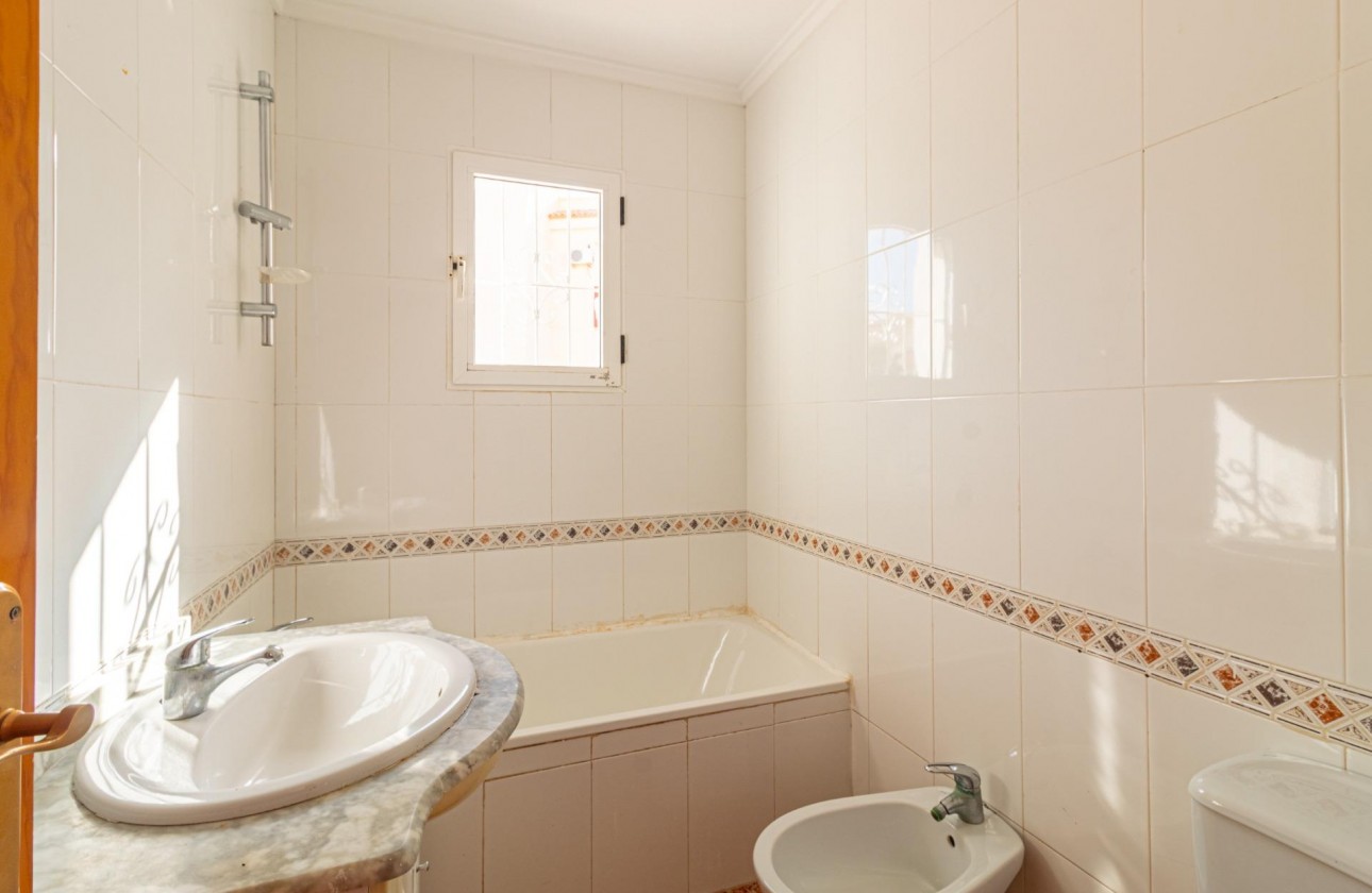 Resale - Villa - Orihuela Costa - La Florida