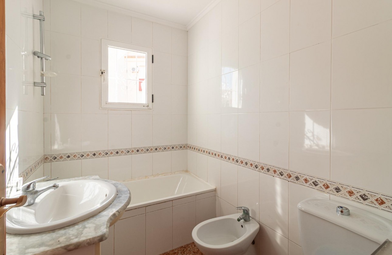 Resale - Villa - Orihuela Costa - La Florida