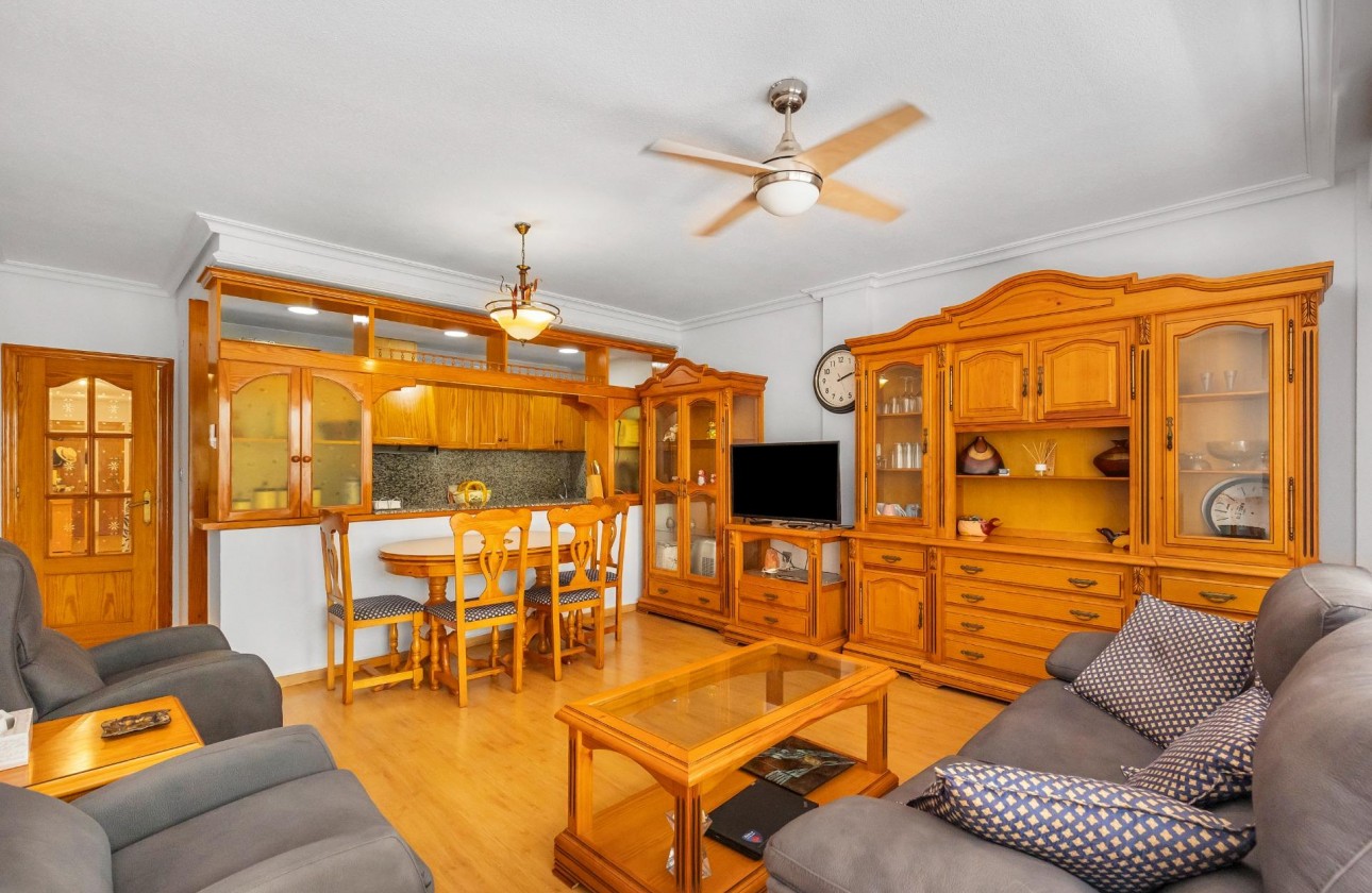 Revente - Appartement - Torrevieja - Paseo maritimo