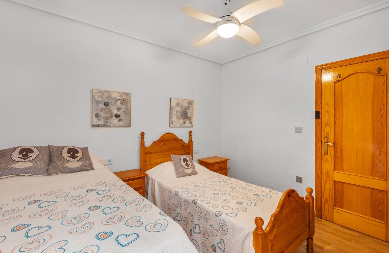 Revente - Appartement - Torrevieja - Paseo maritimo