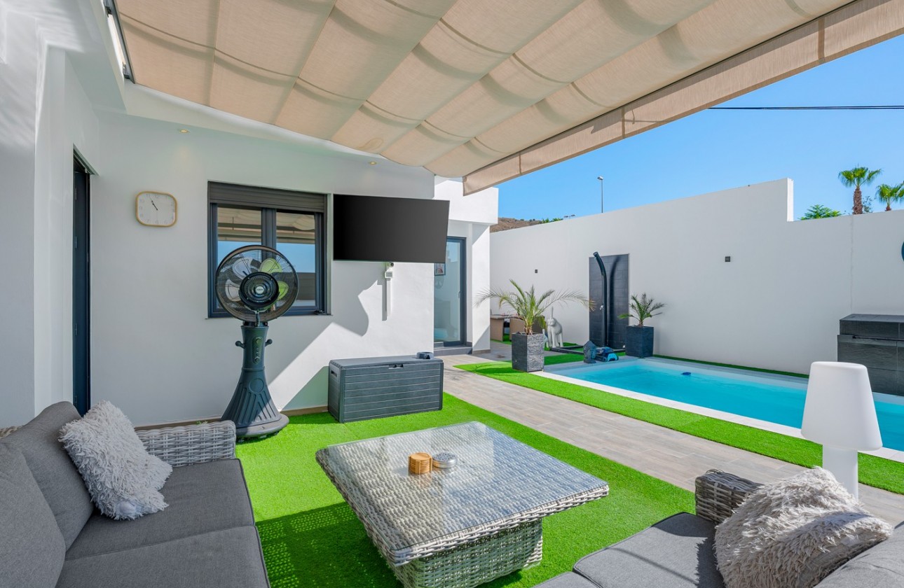 Resale - Villa - Fortuna - Urbanizacion las kalendas