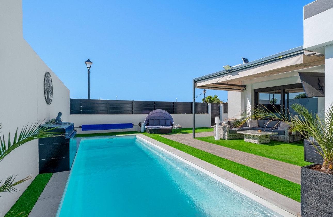 Resale - Villa - Fortuna - Urbanizacion las kalendas