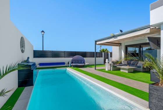 Resale - Villa - Fortuna - Urbanizacion las kalendas