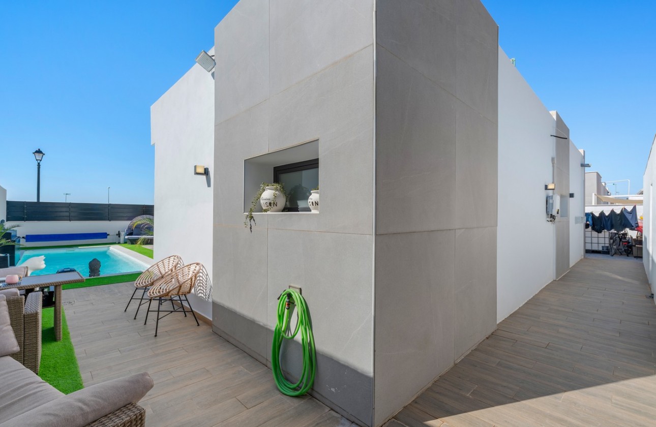 Resale - Villa - Fortuna - Urbanizacion las kalendas