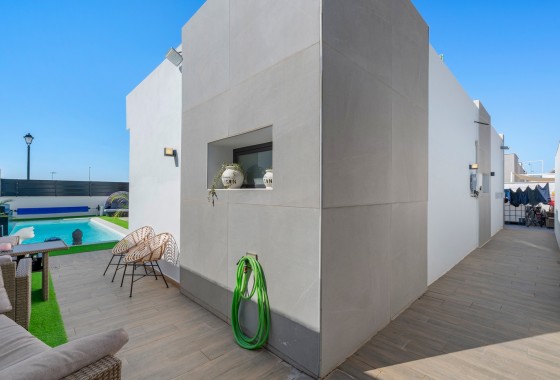 Resale - Villa - Fortuna - Urbanizacion las kalendas