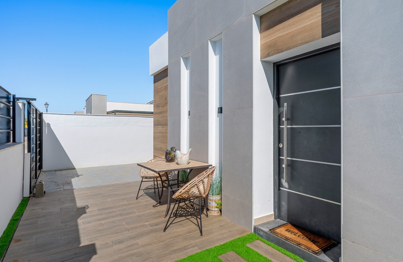 Resale - Villa - Fortuna - Urbanizacion las kalendas