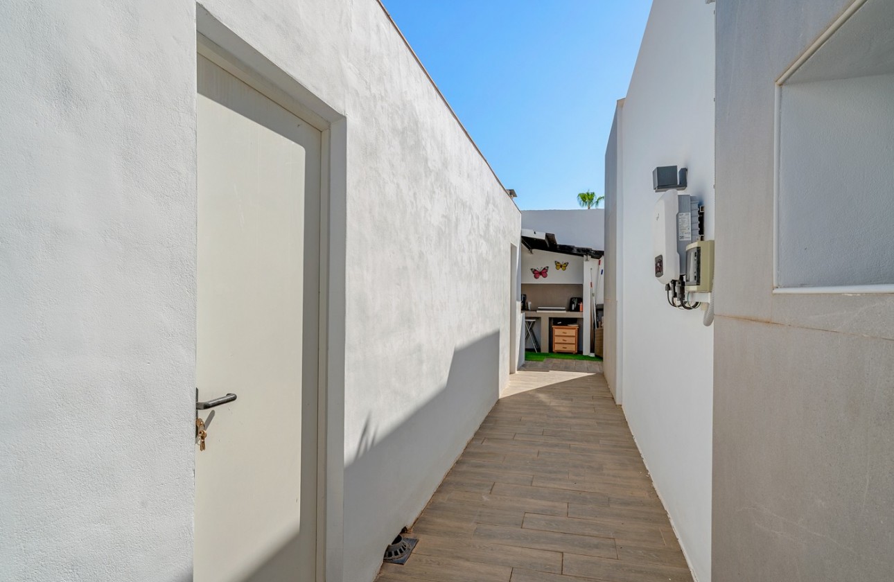Resale - Villa - Fortuna - Urbanizacion las kalendas