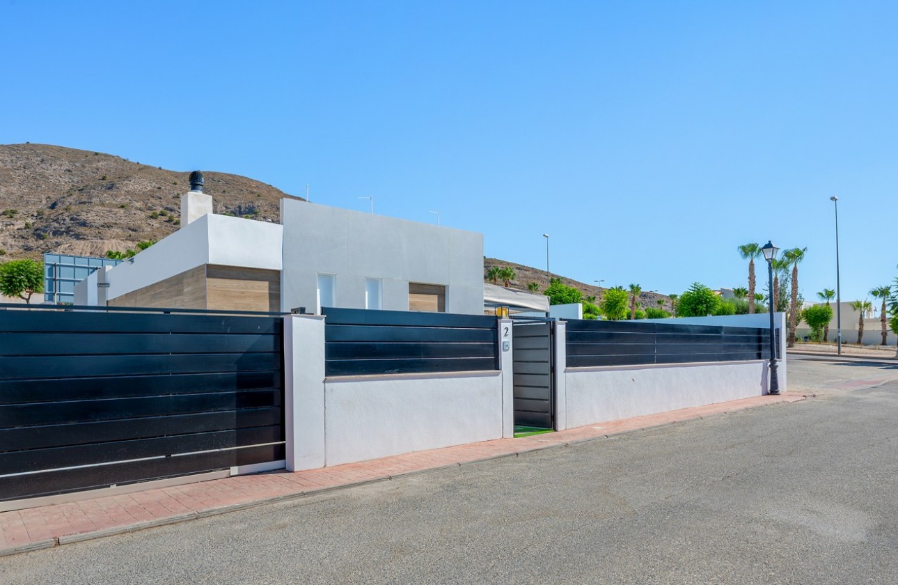Resale - Villa - Fortuna - Urbanizacion las kalendas