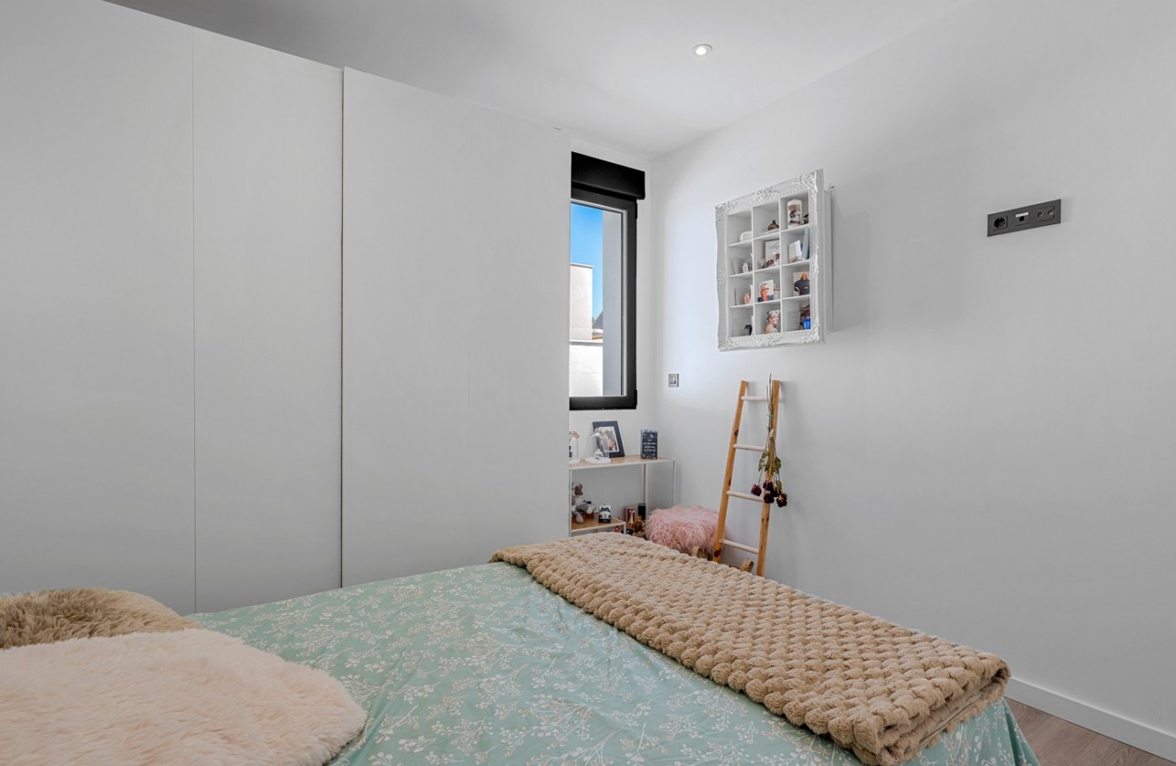 Resale - Villa - Fortuna - Urbanizacion las kalendas