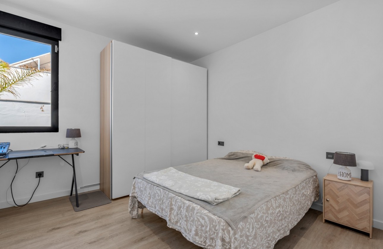Resale - Villa - Fortuna - Urbanizacion las kalendas