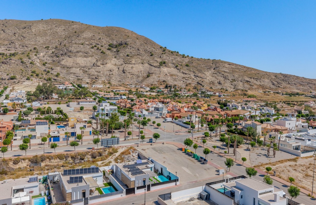 Resale - Villa - Fortuna - Urbanizacion las kalendas