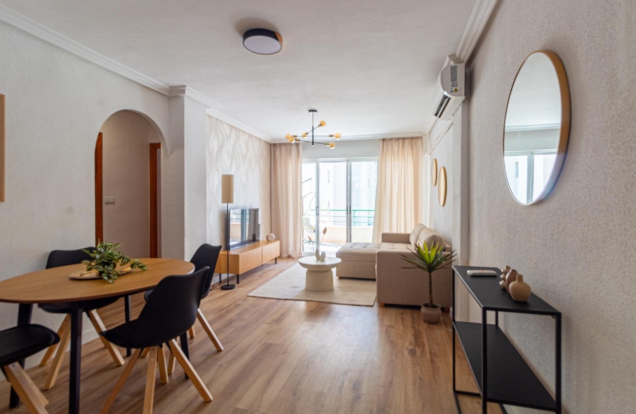 Resale - Apartment / flat - Torrevieja - La Mata pueblo