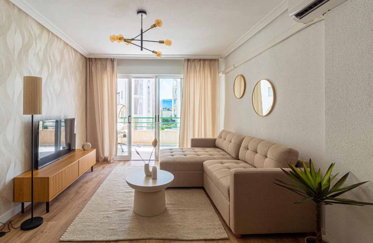 Resale - Apartment / flat - Torrevieja - La Mata pueblo