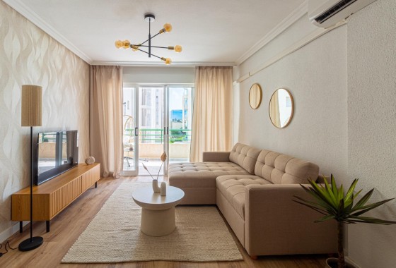 Resale - Apartment / flat - Torrevieja - La Mata pueblo