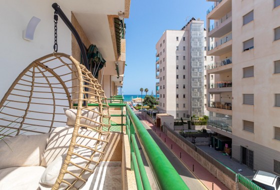 Resale - Apartment / flat - Torrevieja - La Mata pueblo