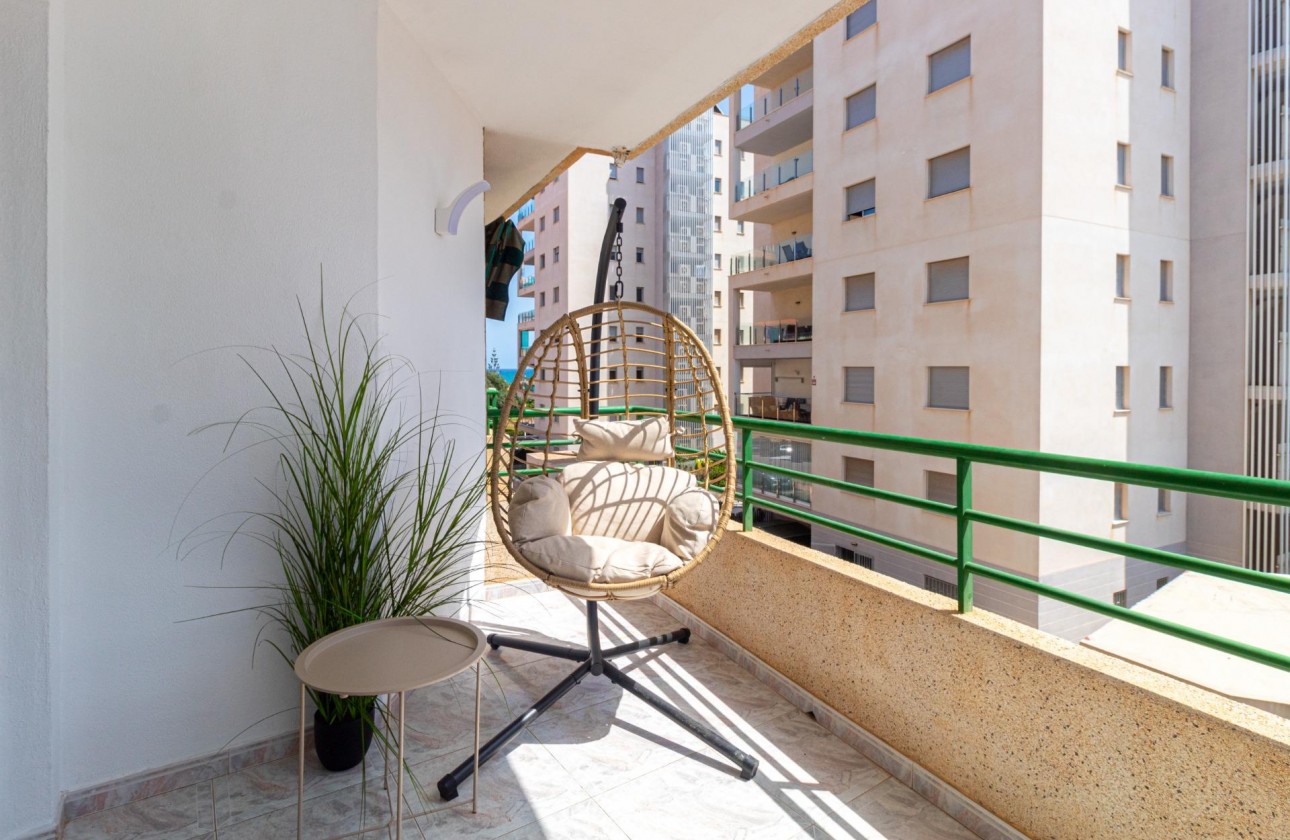Resale - Apartment / flat - Torrevieja - La Mata pueblo