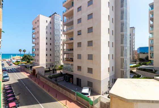 Resale - Apartment / flat - Torrevieja - La Mata pueblo
