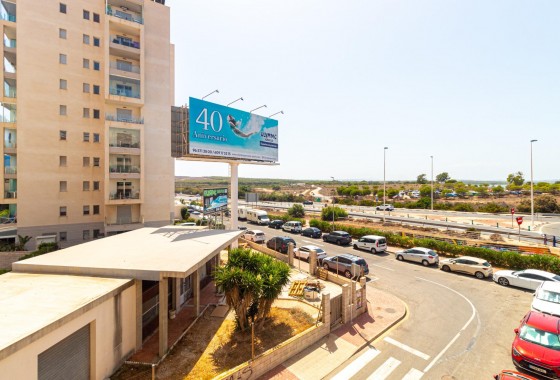Resale - Apartment / flat - Torrevieja - La Mata pueblo