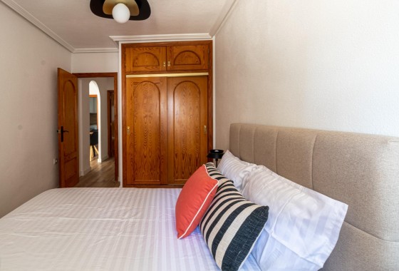 Resale - Apartment / flat - Torrevieja - La Mata pueblo