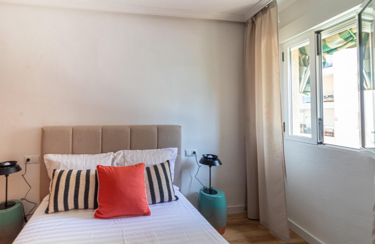 Resale - Apartment / flat - Torrevieja - La Mata pueblo