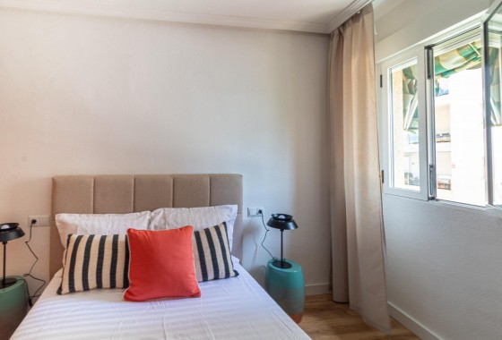 Resale - Apartment / flat - Torrevieja - La Mata pueblo