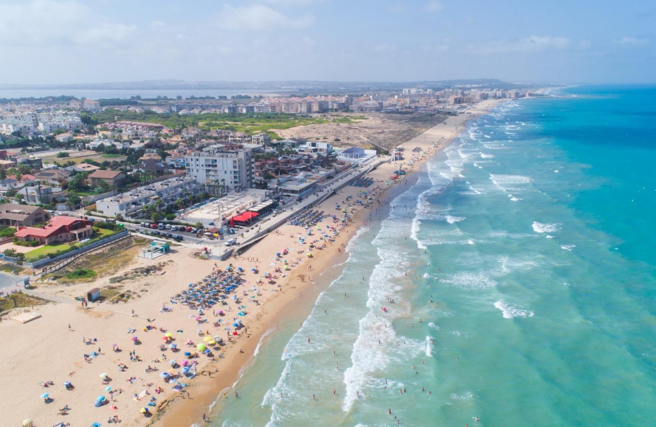 Resale - Apartment / flat - Torrevieja - La Mata pueblo
