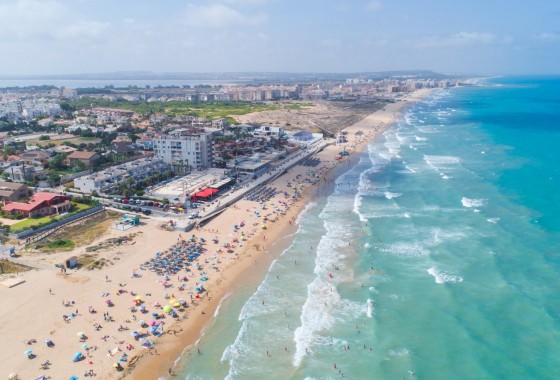 Resale - Apartment / flat - Torrevieja - La Mata pueblo