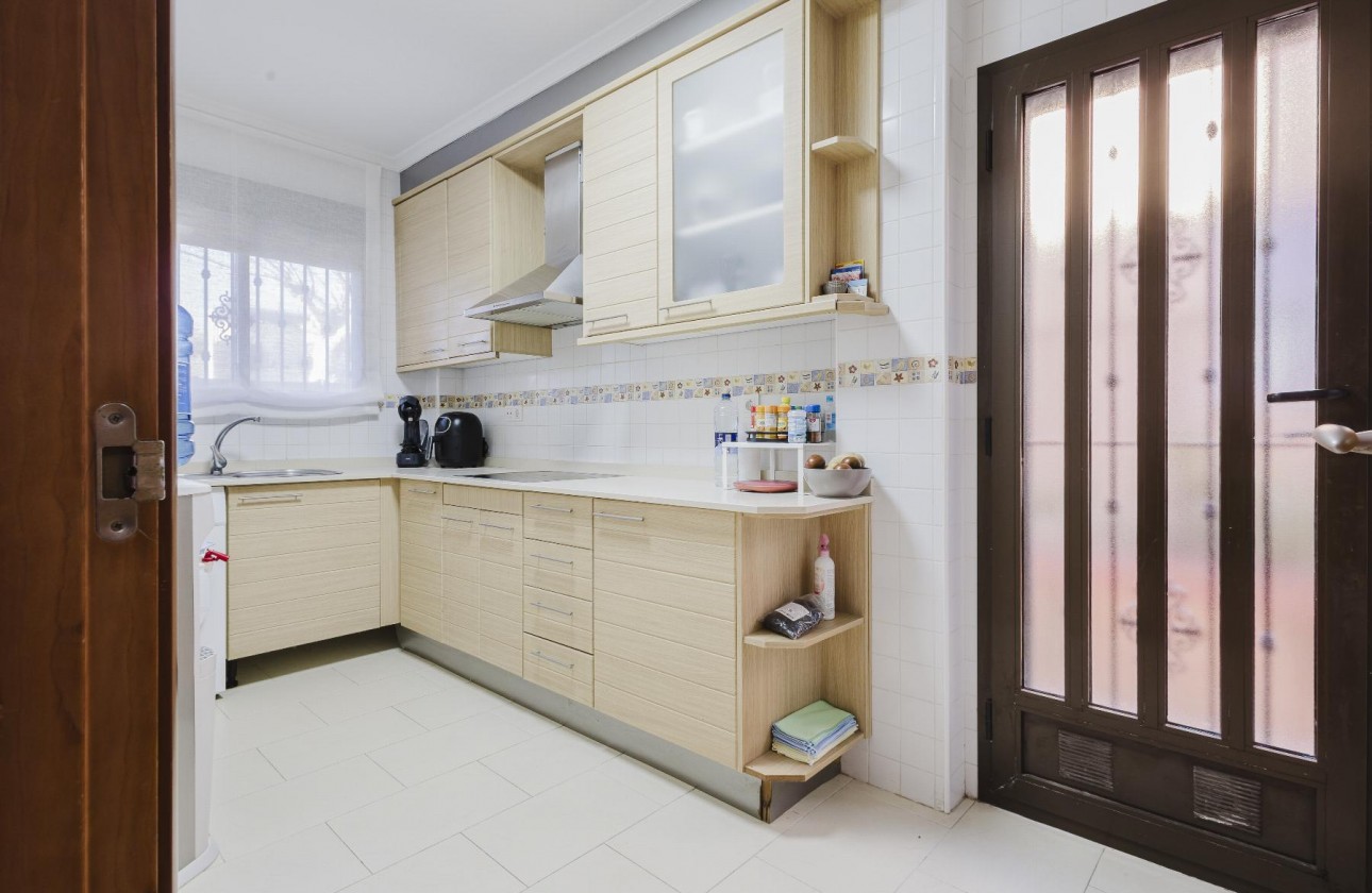 Resale - Villa - Torrevieja - Aguas Nuevas