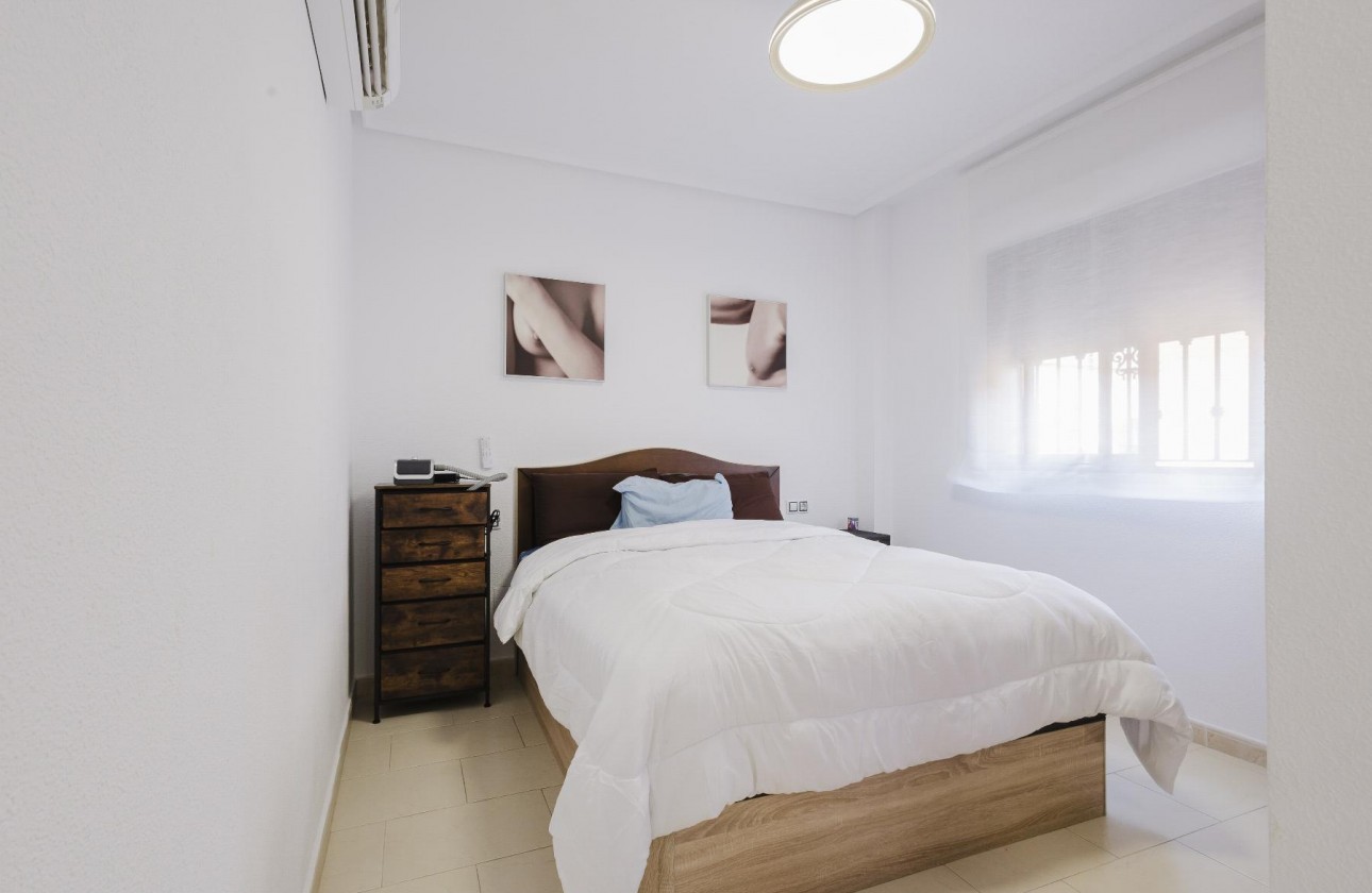 Resale - Villa - Torrevieja - Aguas Nuevas