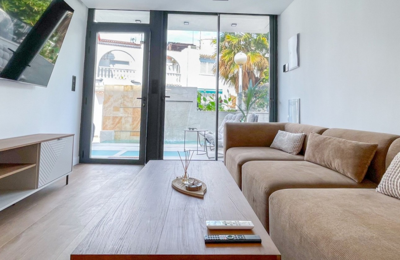 Revente - Villa - Torrevieja - Nueva Torrevieja - Aguas Nuevas