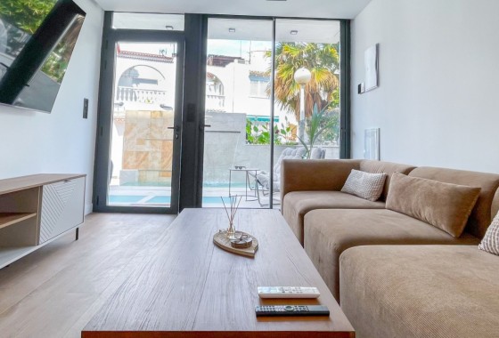 Revente - Villa - Torrevieja - Nueva Torrevieja - Aguas Nuevas