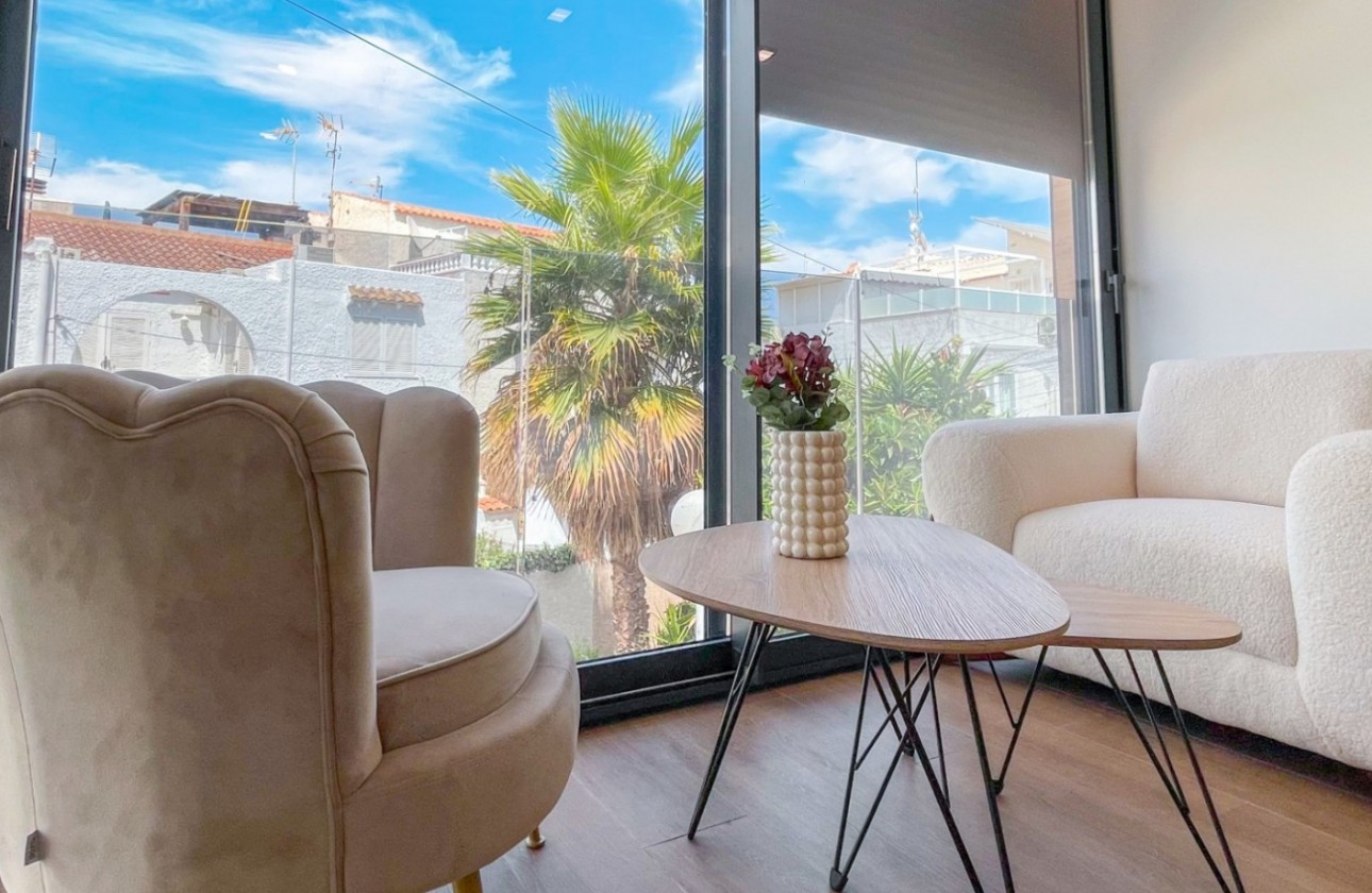 Revente - Villa - Torrevieja - Nueva Torrevieja - Aguas Nuevas