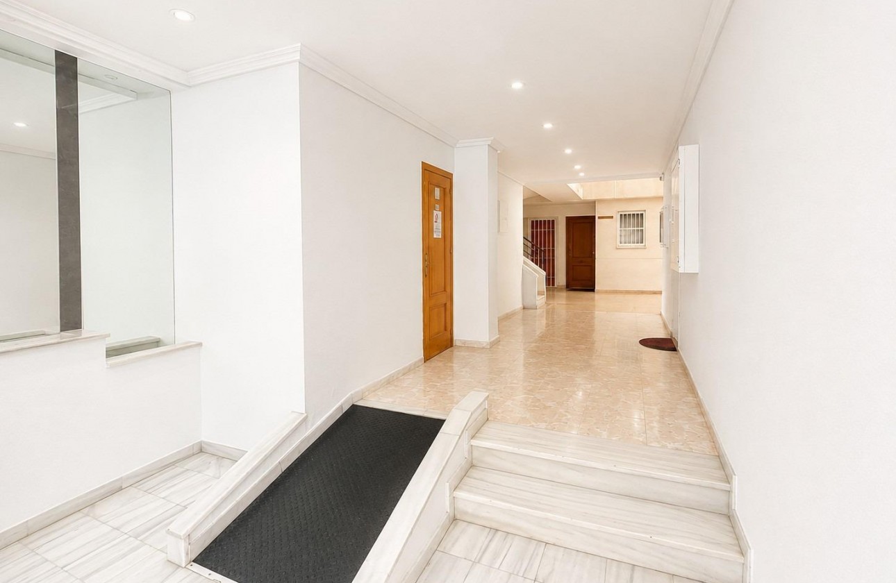 Reventa - Apartamento / piso - Torrevieja - Estacion de autobuses