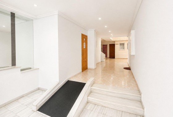 Reventa - Apartamento / piso - Torrevieja - Estacion de autobuses