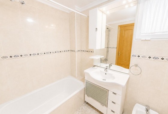 Reventa - Apartamento / piso - Torrevieja - Playa del cura