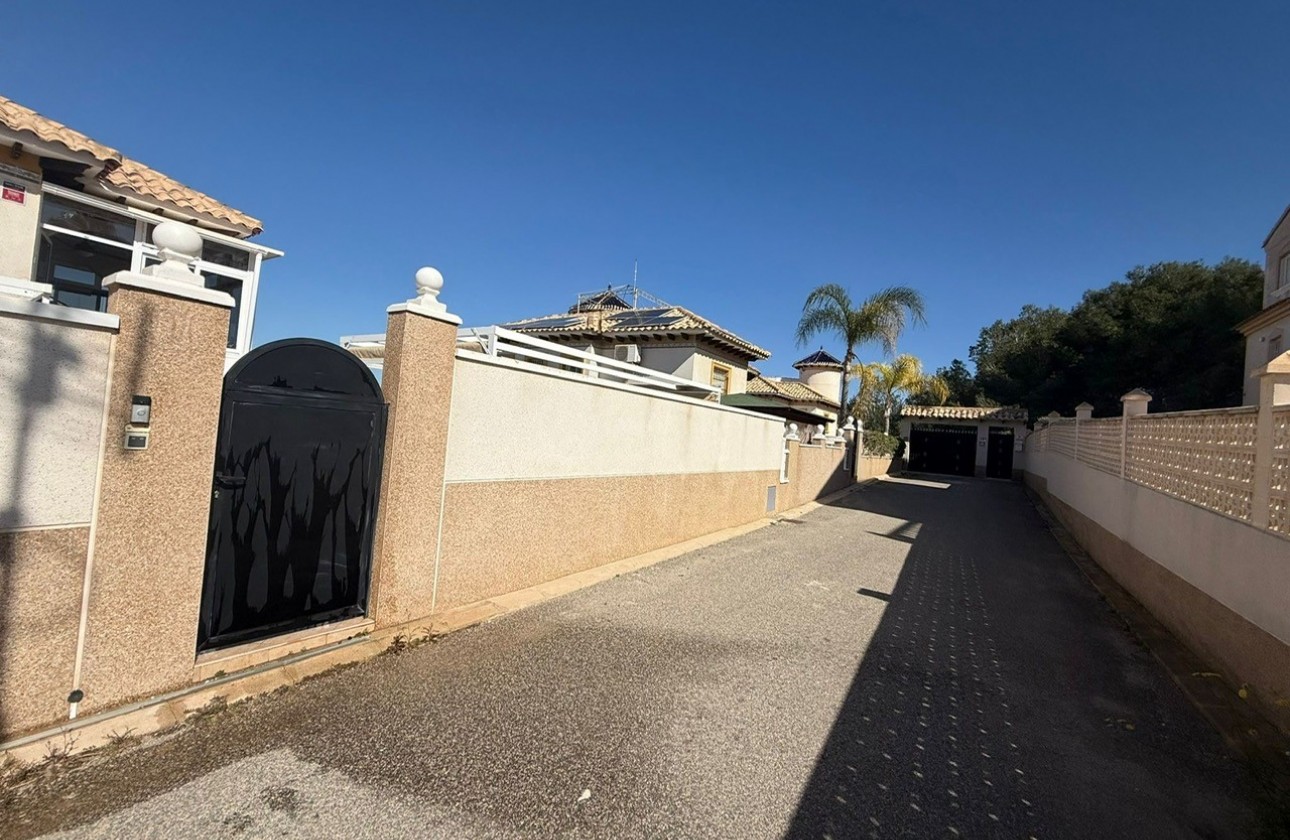Revente - Villa - Orihuela Costa - Villamartín