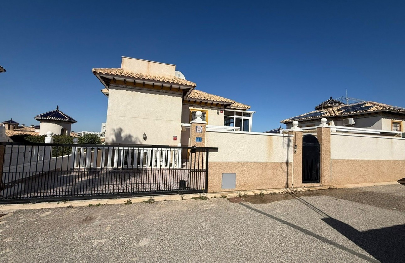 Revente - Villa - Orihuela Costa - Villamartín