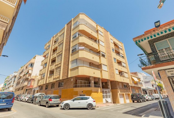 Resale - Apartment / flat - Torrevieja - Playa del cura