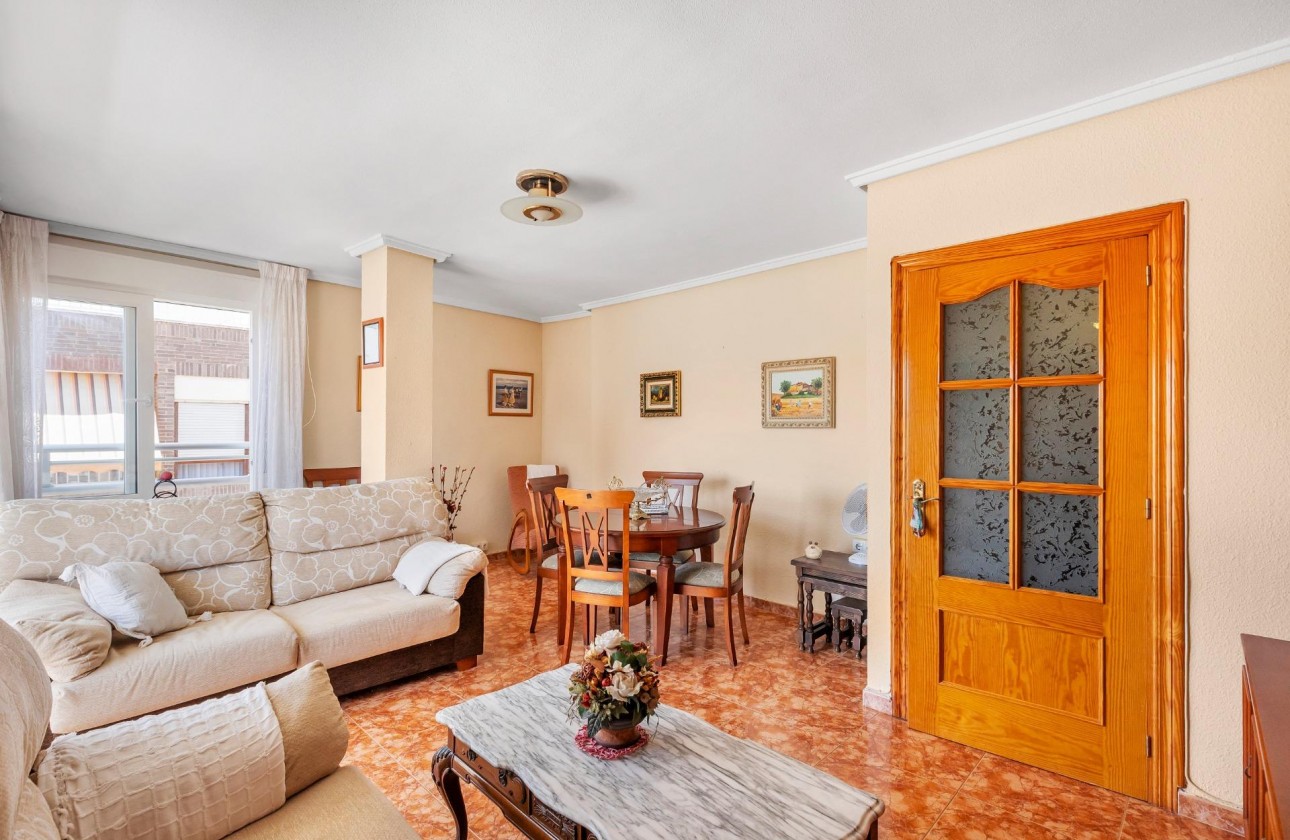 Resale - Apartment / flat - Torrevieja - Playa del cura